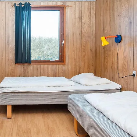 6 Person Holiday In R M *